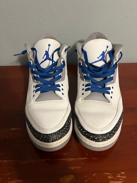 Nike Retro Basketball Sneakers in White and Royal BlueAir Jordan 3 Racer Blue main image 6